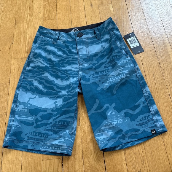 New With Tags Boys Size 22 Quicksilver Bathing Suit - Picture 1 of 2